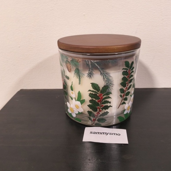 Scentsational HOLLY & SPRUCE soy wax blend Candle, HOLIDAY 26 Ounce - Picture 3 of 8